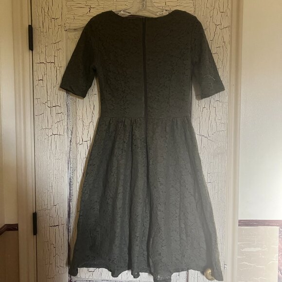 Downeast Dark green lace short sleeved with cute pattern! - Picture 6 of 7